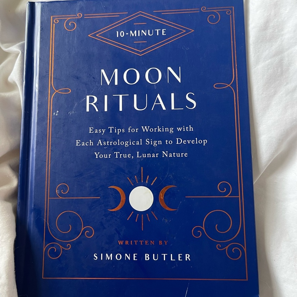 10-Minute Moon Rituals Book